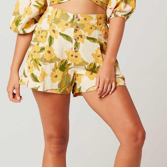 L Space Vista Shorts in Ibiza Floral Linen Cotton Blend - Picture 1 of 9